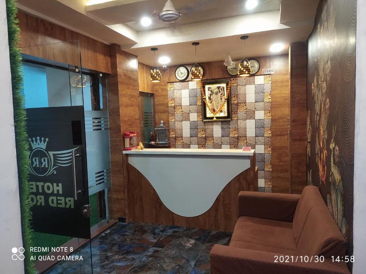 Hotel Red Rose ヴァドーダラー エクステリア 写真
